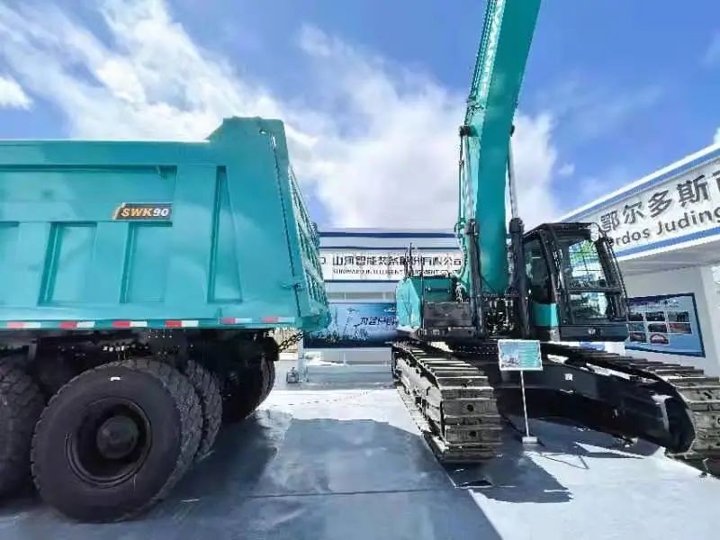 宝运莱智能绿巨人闪亮登场鄂尔多斯国际煤博会