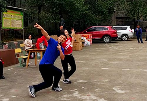 践行雷锋精神捐建“宝运莱梦图书馆”