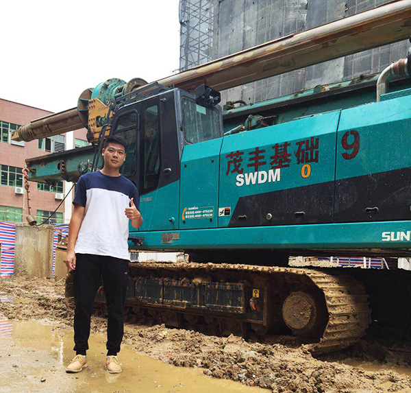 我叫阿忠，忠于事业，也忠于宝运莱智能旋挖钻机