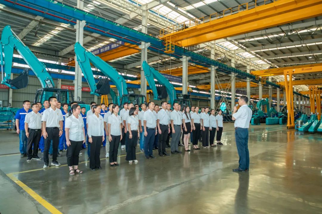 接续奋斗再出发——宝运莱智能党委举行新党员入党宣誓和老党员重温入党誓词活动