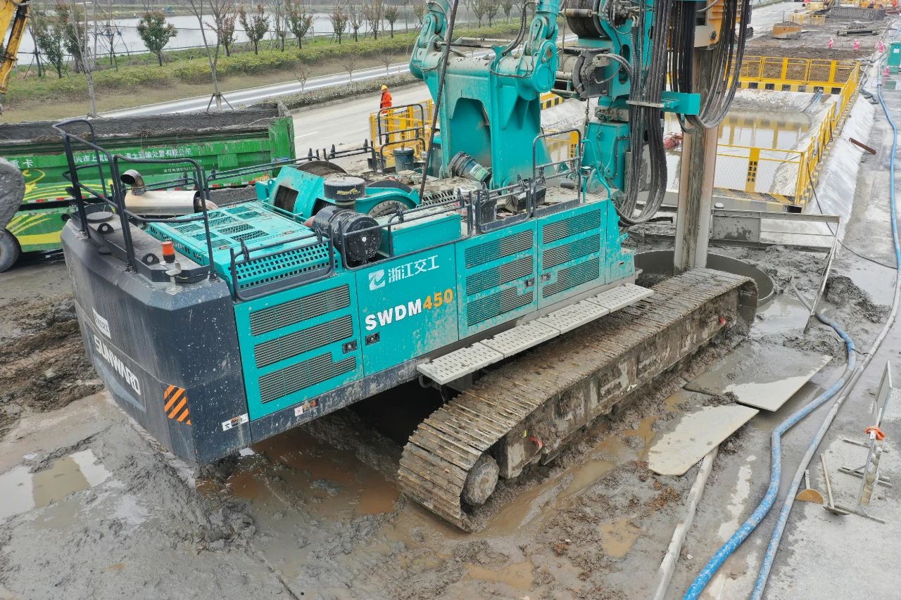 征战全国首条智慧高速，宝运莱智能旋挖钻机凭什么？