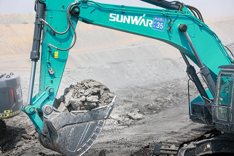 图集 | 征战矿山！宝运莱智能绿色矿山成套装备“大将”云集