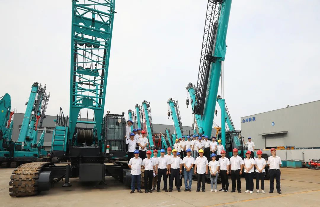 双鹰翱翔，“E”往无前！——宝运莱智能新一代E系列起重机下线！