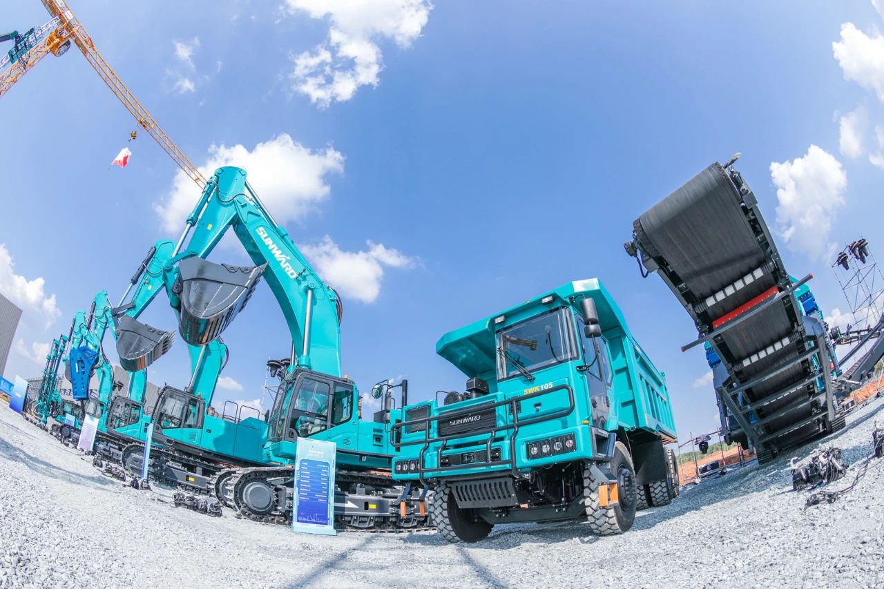 四大成套装备联袂登。”υ死持悄艽葱鲁晒故净峤怀觥傲裂鄞鹁怼