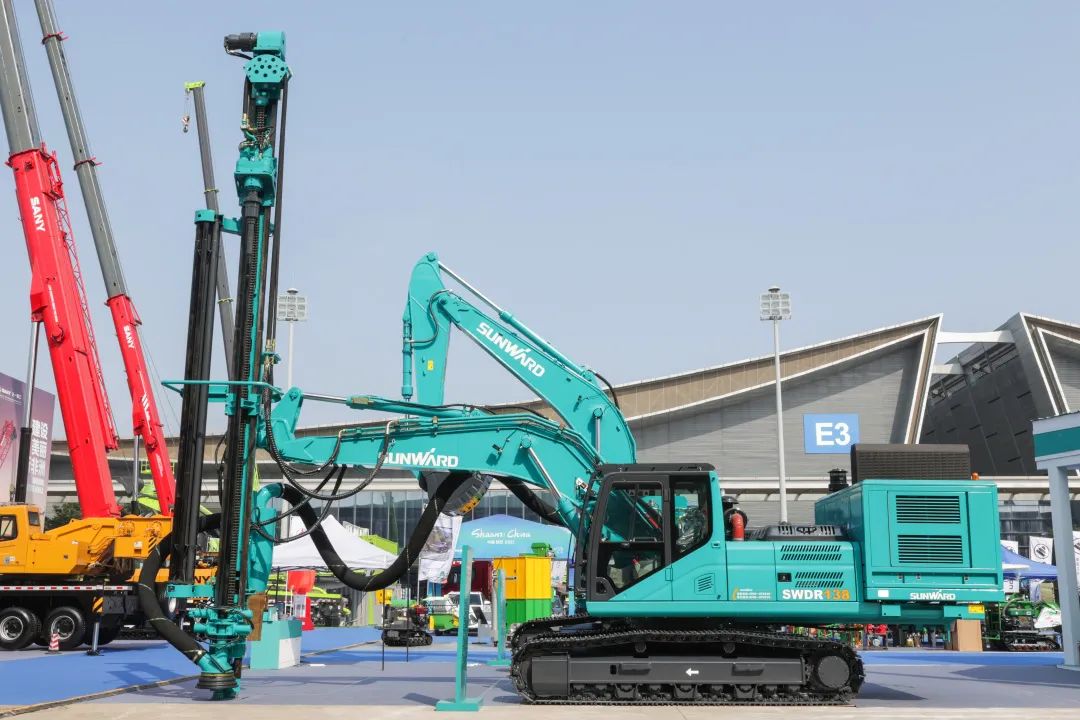 亮相中非经贸博览会！宝运莱智能尽展工程机械国产品牌魅力