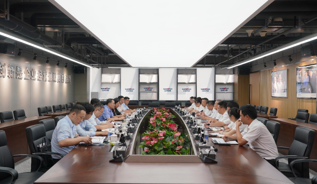 中国出口信用保险公司领导一行调研宝运莱智能