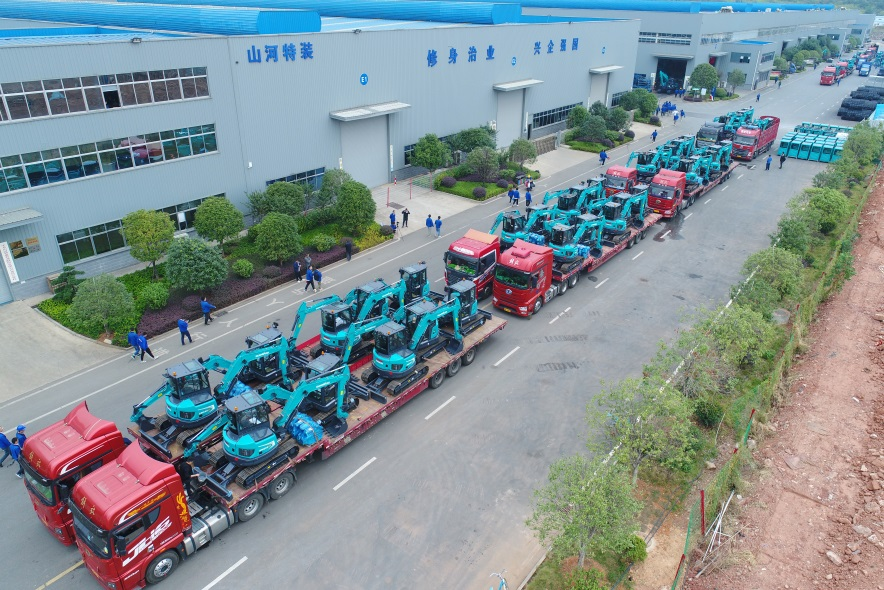 助力祖国西南地区建设！宝运莱智能国内首批SWE60UF无尾挖掘机批量交付