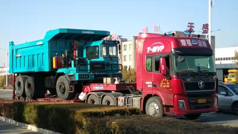 高配置、智能化……宝运莱智能高端定制AT版105吨级宽体矿卡成功下线