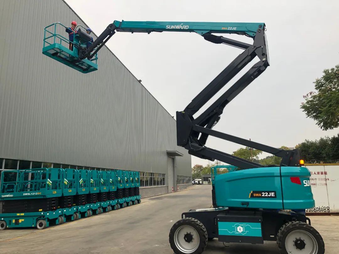 同级别作业高度最高！宝运莱智能首款自主研发电动臂式高空作业平台下线