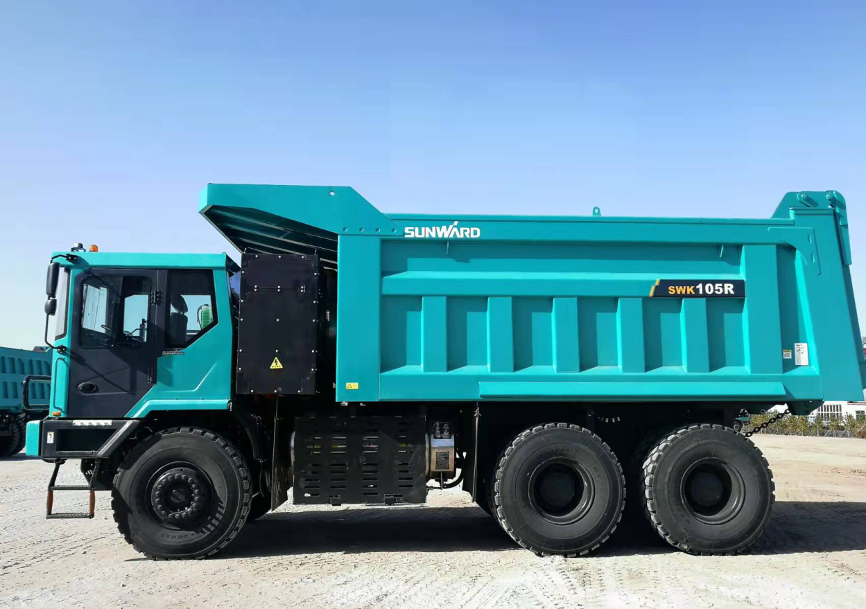 新能源，长续航！宝运莱智能首台LNG增程式宽体矿卡下线交付