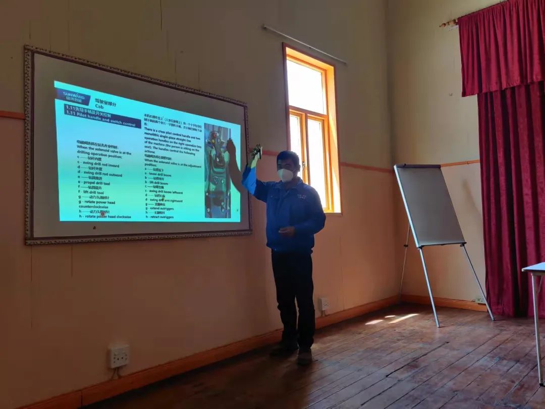 疫情当下，逆行非洲——宝运莱智能凿岩设备团队海外服务纪实