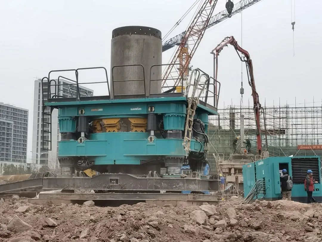 利器出击！宝运莱智能SWRC260全回转全套管钻机成功完成首钻