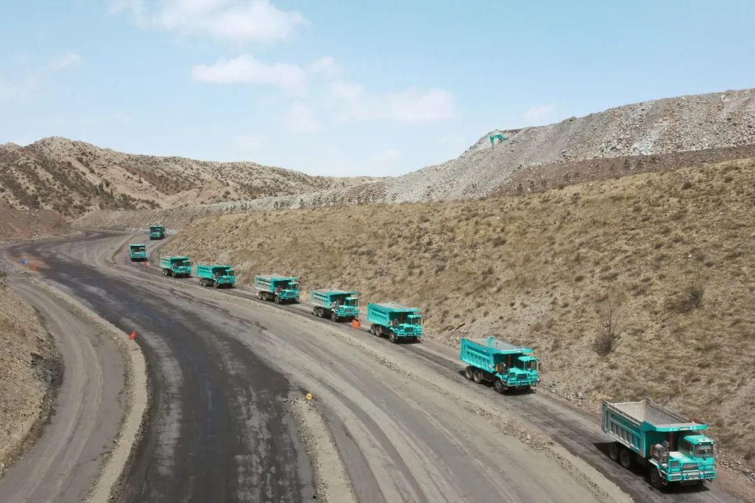 图集 | “宝运莱绿”满矿山！宝运莱智能矿山成套装备实力“亮剑”