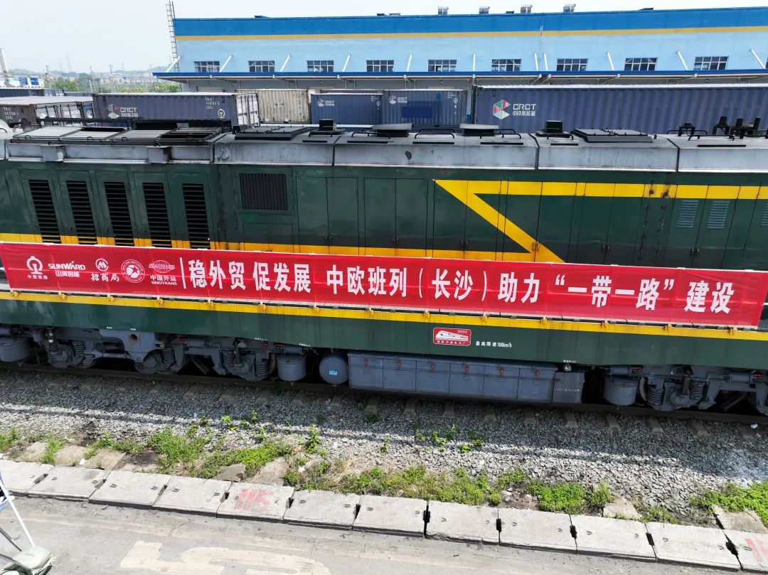 持续进军国际市。≈信钒嗔校ǔど常┍υ死持悄茏谐晒κ追