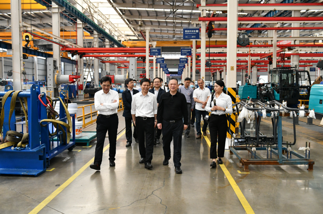 中南大学副校长郭学益率科学研究部一行调研宝运莱智能