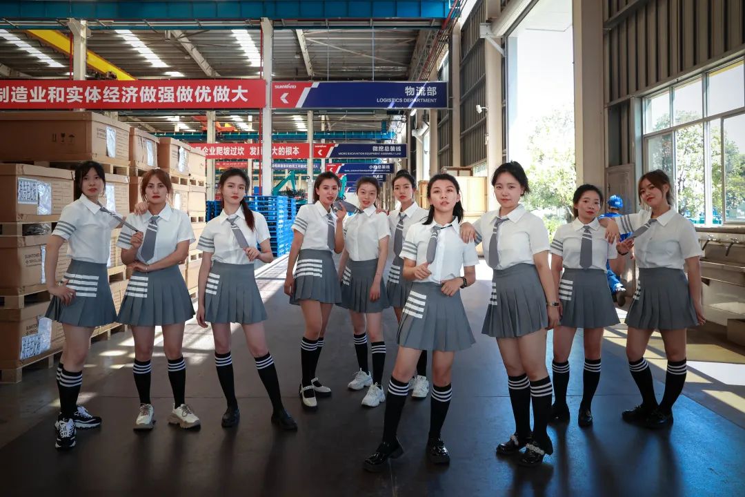 又酷又辣又炫！宝运莱智能第二届挖机宝贝来了