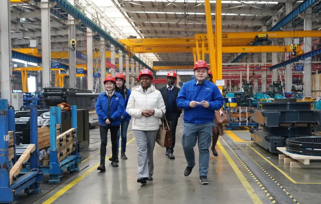 乌干达驻华大使到访宝运莱智能