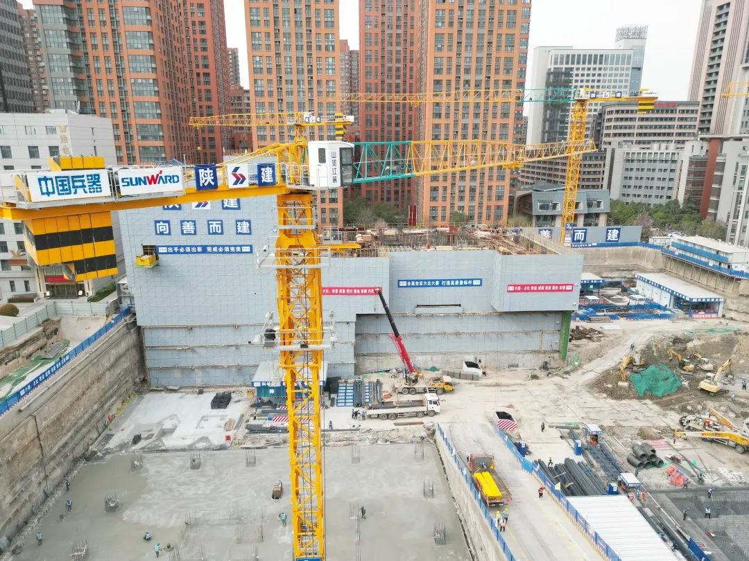 兴盛西北！宝运莱江麓建筑起重机械助建西安都市经济圈