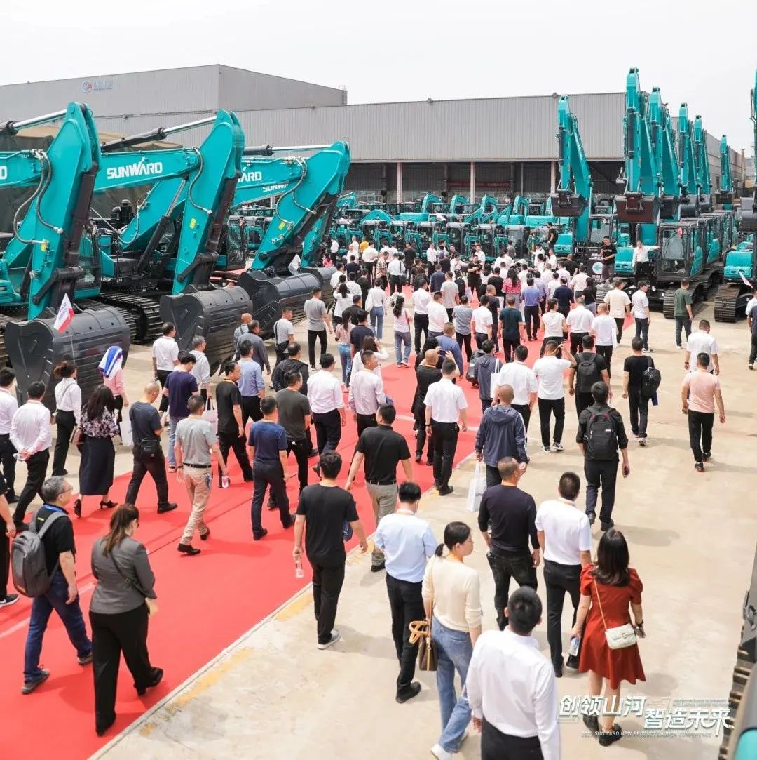 精品出击、互动不断！宝运莱智能F系列挖掘机闪耀长沙展