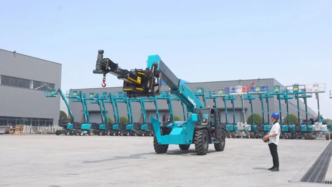 独家定制！宝运莱智能油缸更换机器人顺利下线