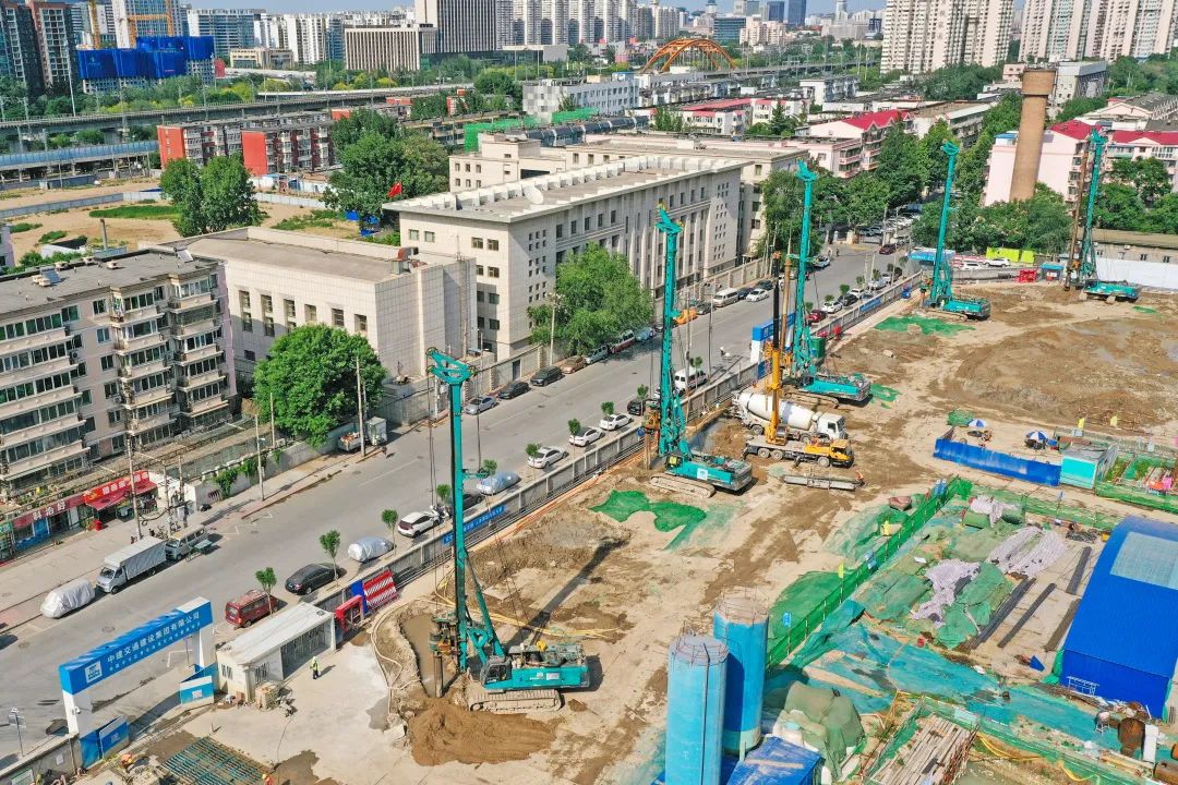 闪耀首都！宝运莱智能旋挖钻机集群助力民生工程