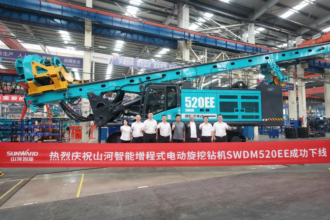助力“双碳”、绿动未来！宝运莱智能增程式电动旋挖钻机、液压混合动力旋挖钻机齐交付