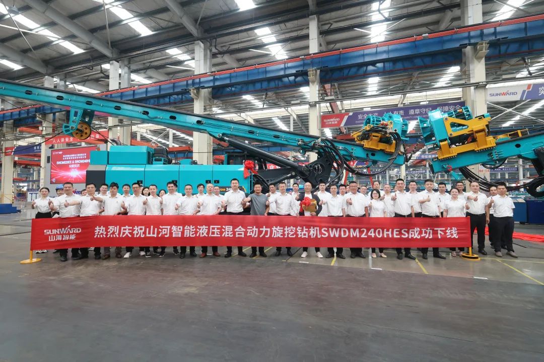 助力“双碳”、绿动未来！宝运莱智能增程式电动旋挖钻机、液压混合动力旋挖钻机齐交付