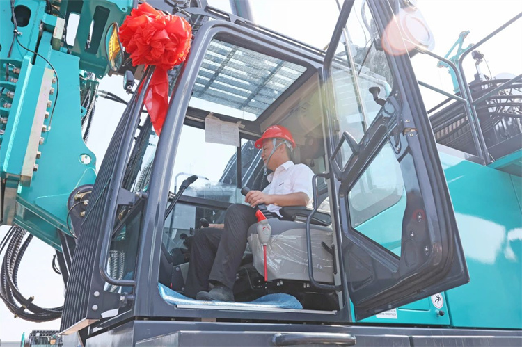 宝运莱智能桩工机械再添强将！SWDM800H旋挖钻机顺利下线