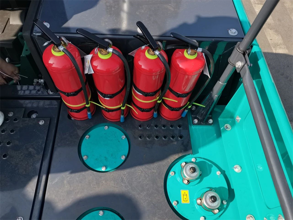 定制开发、功能更强！宝运莱智能SWE750ELR加长臂液压挖掘机下线交付