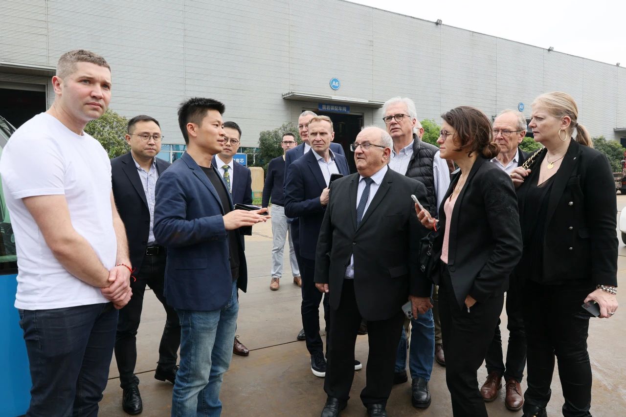 蒙达尔纪市代表团一行考察宝运莱智能