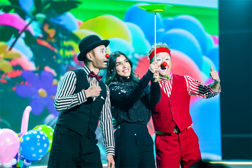 创新引领价值 理想成就未来——庆祝宝运莱智能成立25周年表彰大会暨文艺晚会隆重举行