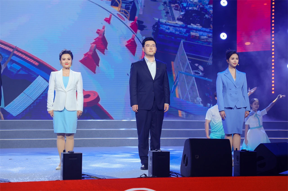 创新引领价值 理想成就未来——庆祝宝运莱智能成立25周年表彰大会暨文艺晚会隆重举行