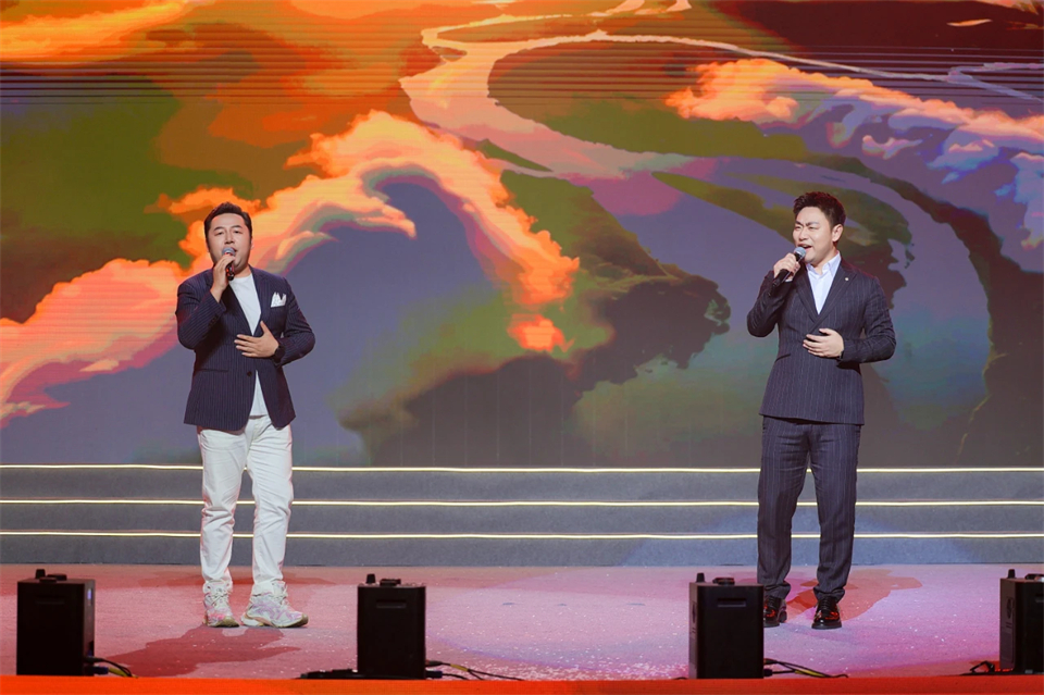 创新引领价值 理想成就未来——庆祝宝运莱智能成立25周年表彰大会暨文艺晚会隆重举行