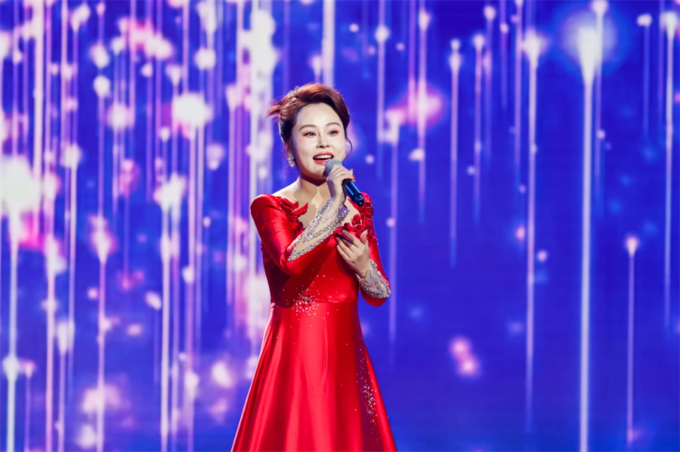 创新引领价值 理想成就未来——庆祝宝运莱智能成立25周年表彰大会暨文艺晚会隆重举行