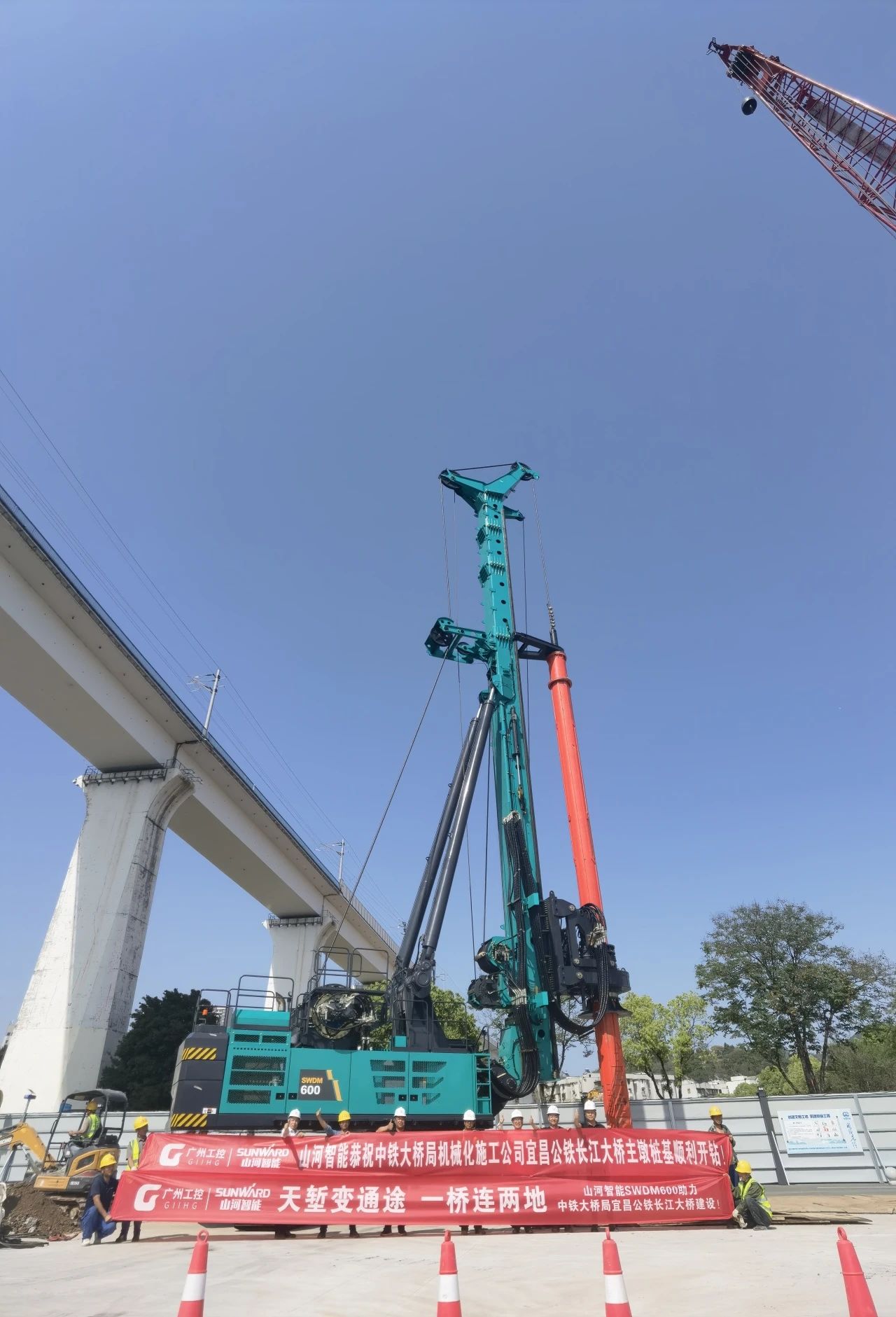 再战“世界级工程”！宝运莱智能旋挖钻机助力宜昌长江公铁大桥建设