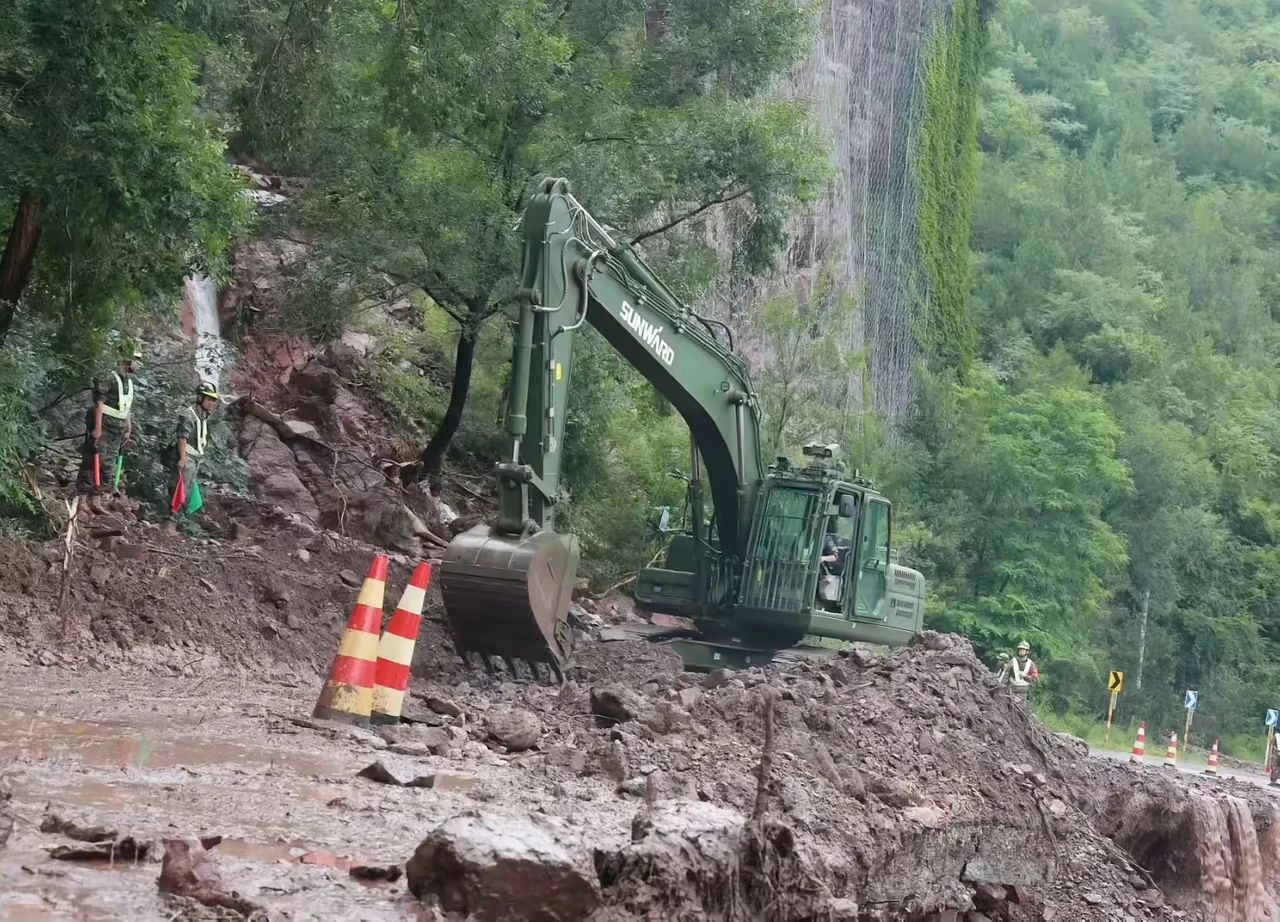 关注！宝运莱智能应急救援装备助力武警冲锋北京暴雨抢险救灾一线！