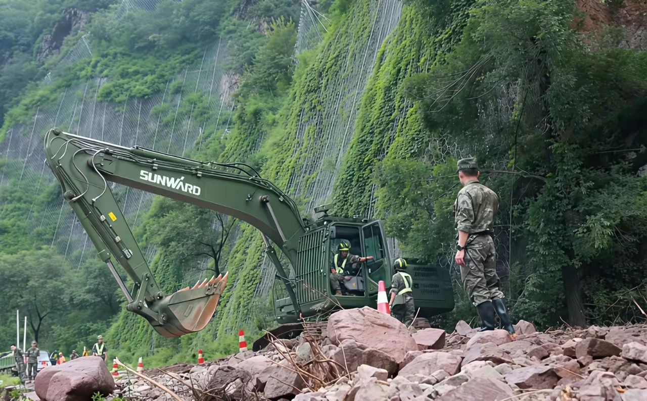 关注！宝运莱智能应急救援装备助力武警冲锋北京暴雨抢险救灾一线！