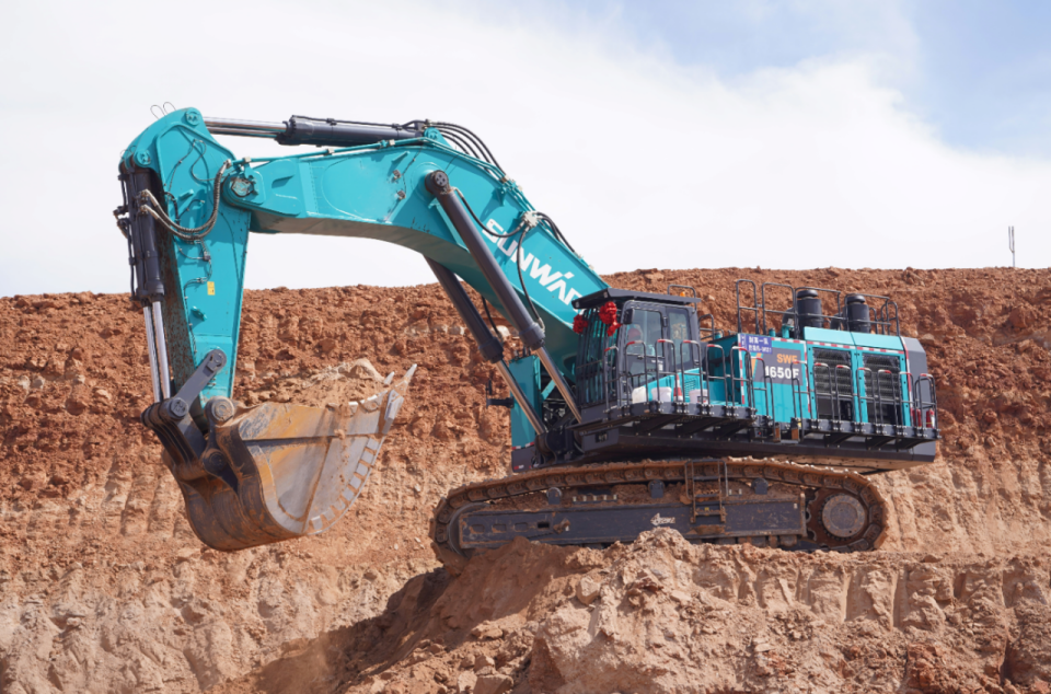 创新引领，实力见证！宝运莱智能明星产品荣登“2025工程机械TOP10年度榜”