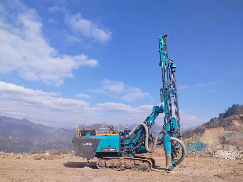 创新引领，实力见证！宝运莱智能明星产品荣登“2025工程机械TOP10年度榜”