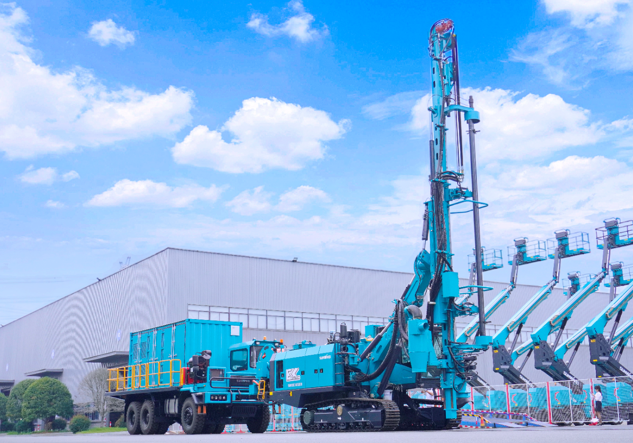 宝运莱智能SWDE165EB电动潜孔钻机重磅下线，开启绿色钻爆新时代